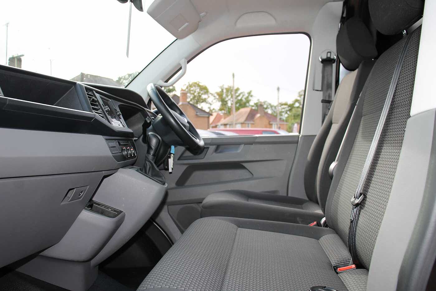Volkswagen Transporter T30 Panel van Highline SWB 150 PS 2.0 TDI 7sp DSG