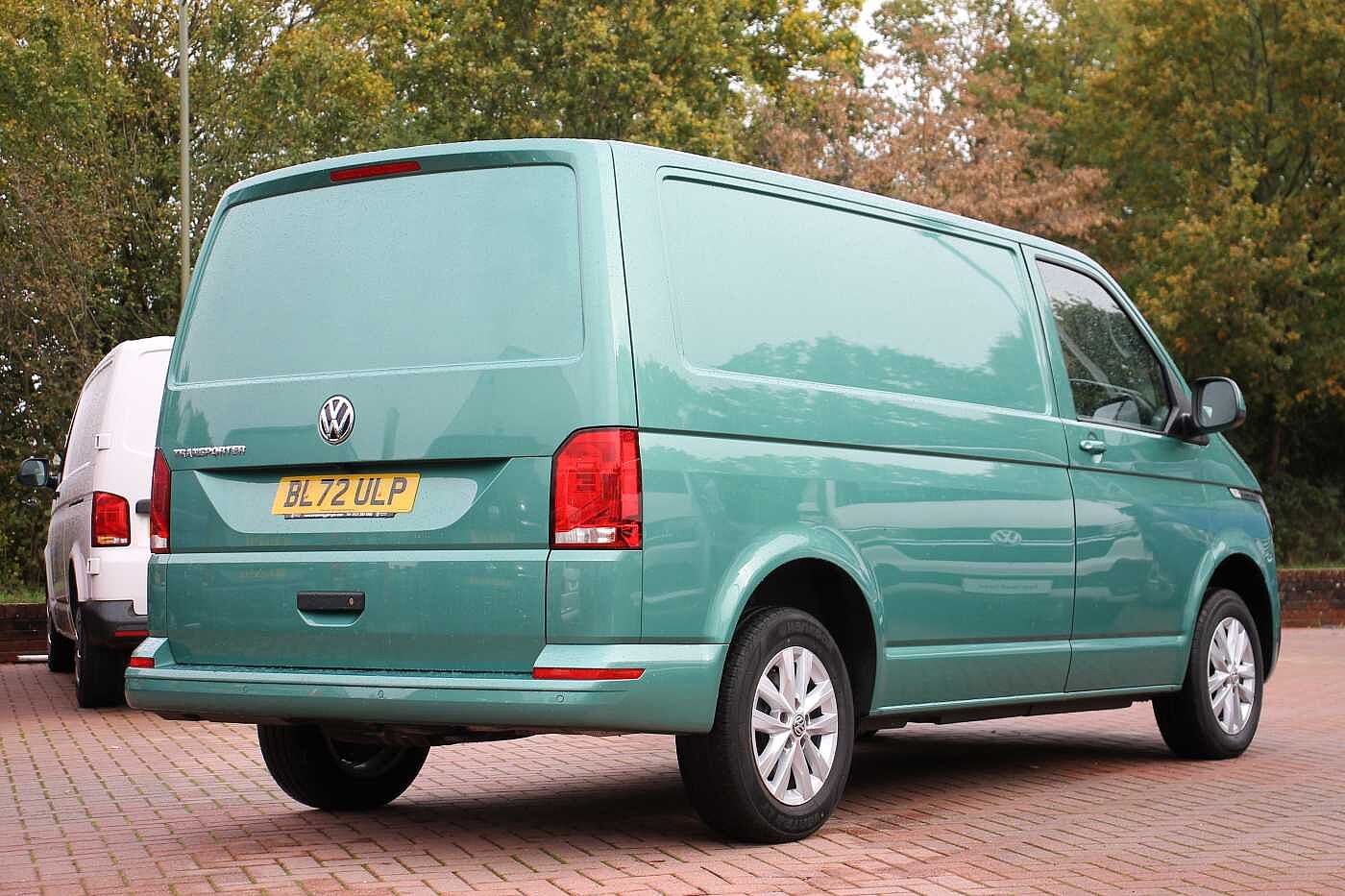 Volkswagen Transporter T30 Panel van Highline SWB 150 PS 2.0 TDI 7sp DSG