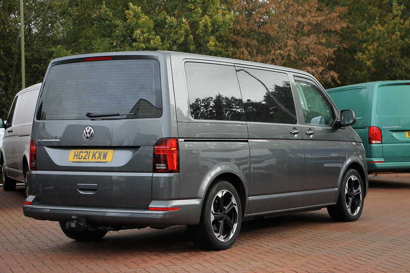 Volkswagen Transporter Shuttle Shuttle SE SWB 150 PS 2.0 TDI 7sp DSG
