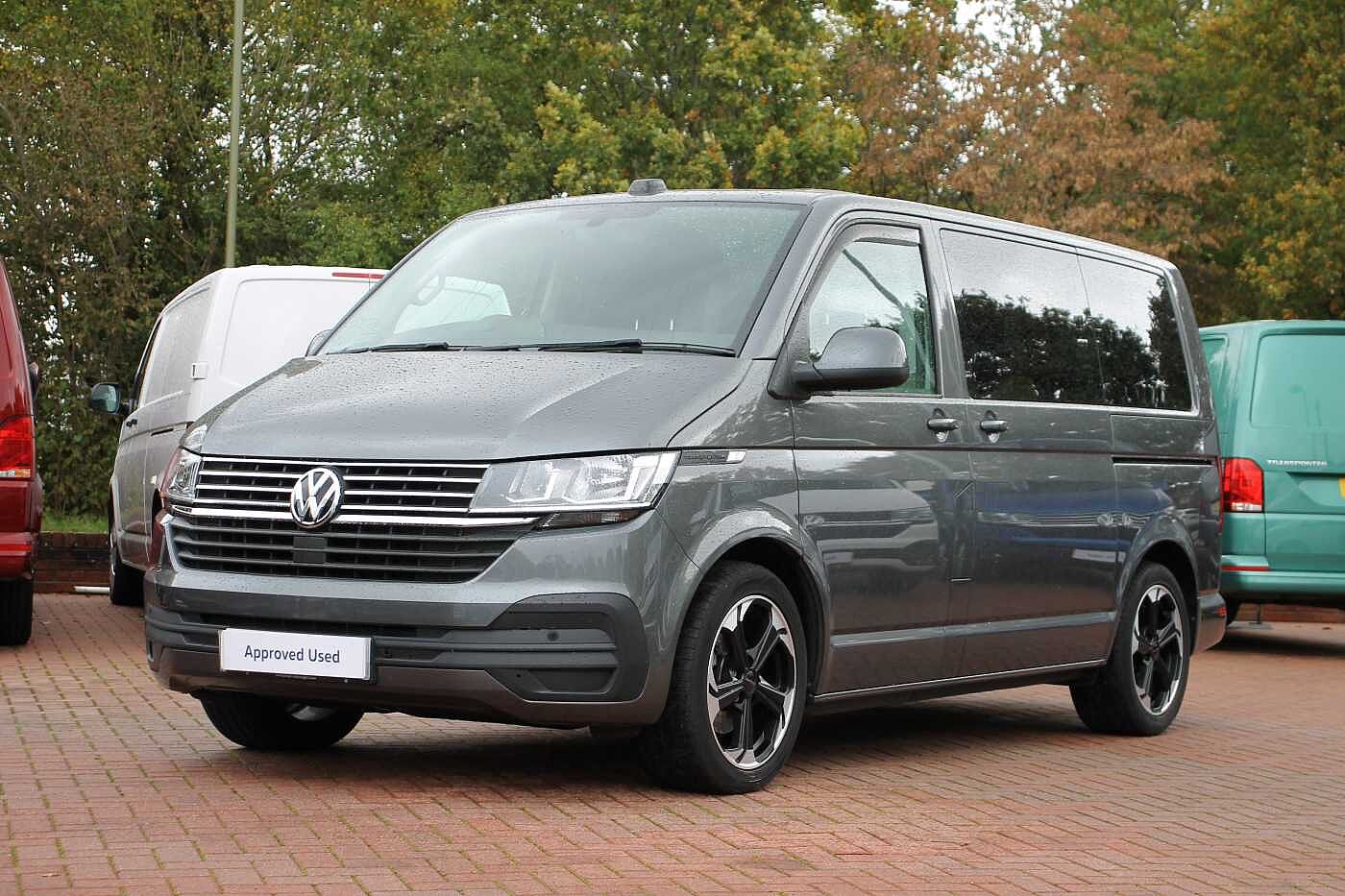Volkswagen Transporter Shuttle Shuttle SE SWB 150 PS 2.0 TDI 7sp DSG