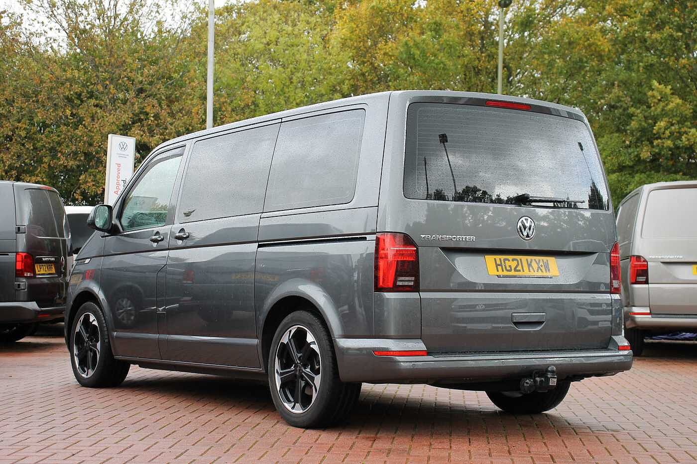 Volkswagen Transporter Shuttle Shuttle SE SWB 150 PS 2.0 TDI 7sp DSG