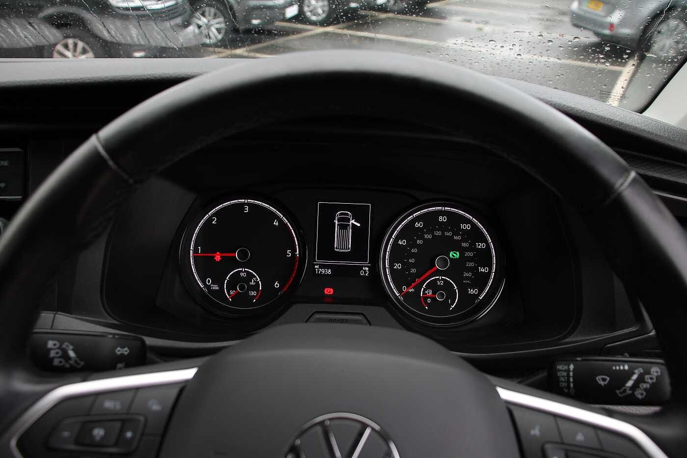 Volkswagen Transporter Shuttle Shuttle SE SWB 150 PS 2.0 TDI 7sp DSG