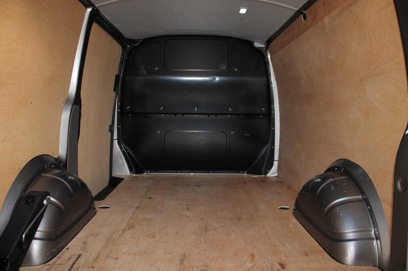 Volkswagen Transporter T28 Transporter panel van Highline SWB 110 PS 2.0 TDI
