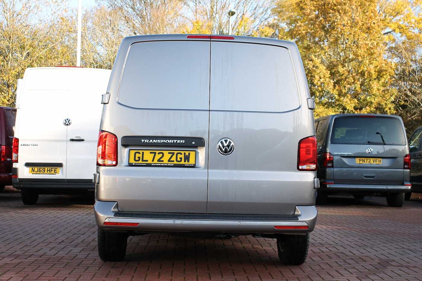 Volkswagen Transporter T28 Transporter panel van Highline SWB 110 PS 2.0 TDI