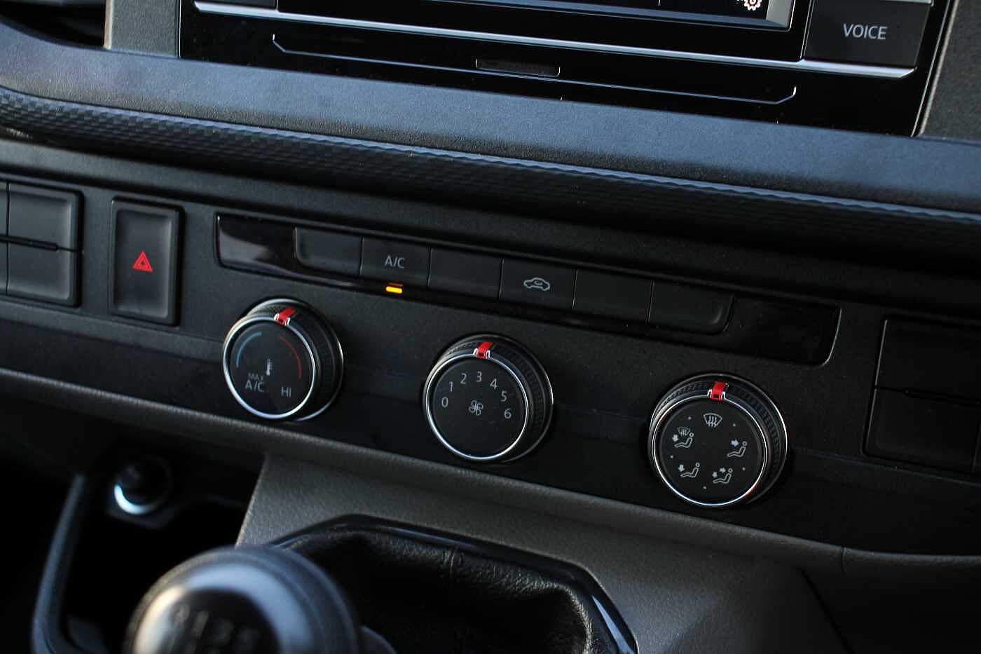 Volkswagen Transporter T28 Transporter panel van Highline SWB 110 PS 2.0 TDI