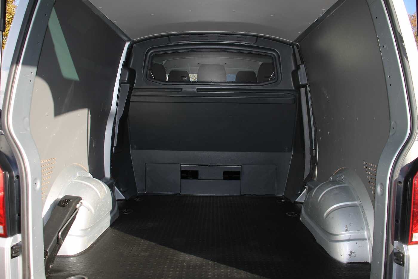 Volkswagen Transporter T32 Lwb Diesel 2.0 TDI 150 Highline Kombi Van