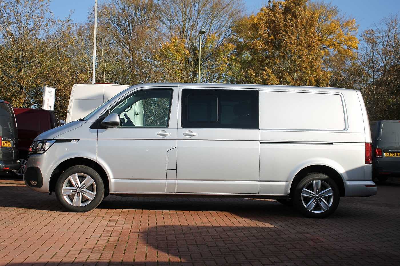 Volkswagen Transporter T32 Lwb Diesel 2.0 TDI 150 Highline Kombi Van