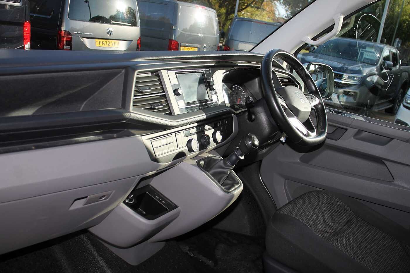 Volkswagen Transporter T32 Lwb Diesel 2.0 TDI 150 Highline Kombi Van