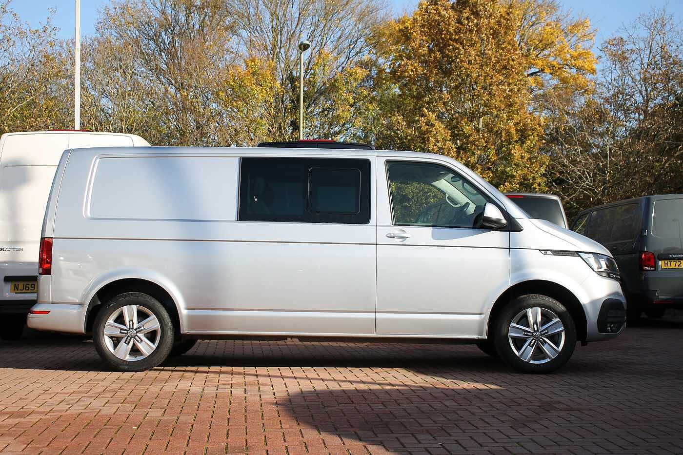 Volkswagen Transporter T32 Lwb Diesel 2.0 TDI 150 Highline Kombi Van