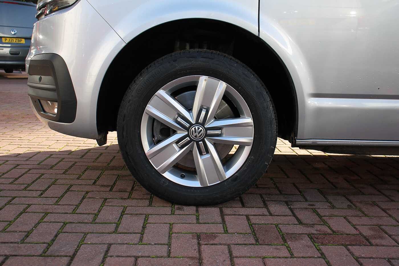 Volkswagen Transporter T32 Lwb Diesel 2.0 TDI 150 Highline Kombi Van