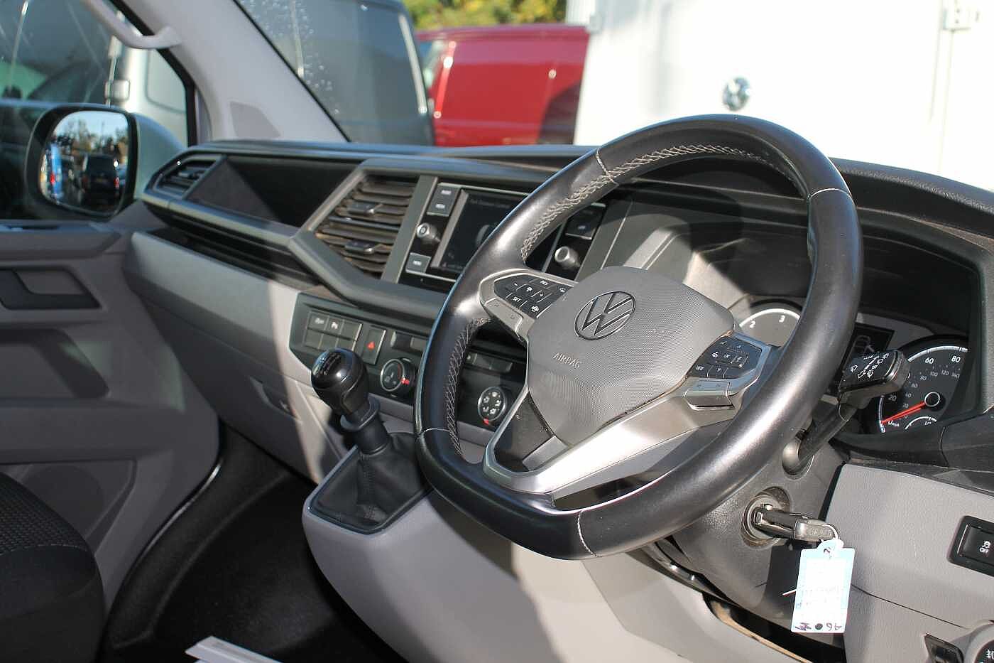 Volkswagen Transporter T32 Lwb Diesel 2.0 TDI 150 Highline Kombi Van