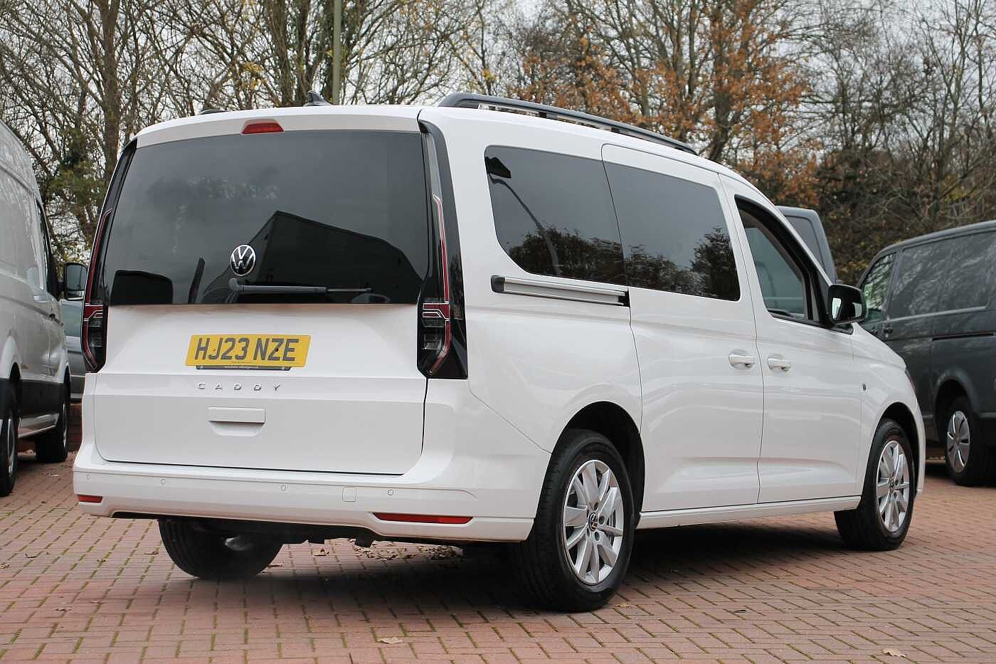 Volkswagen Caddy Maxi Diesel Estate 2.0 TDI 122 Life 5dr