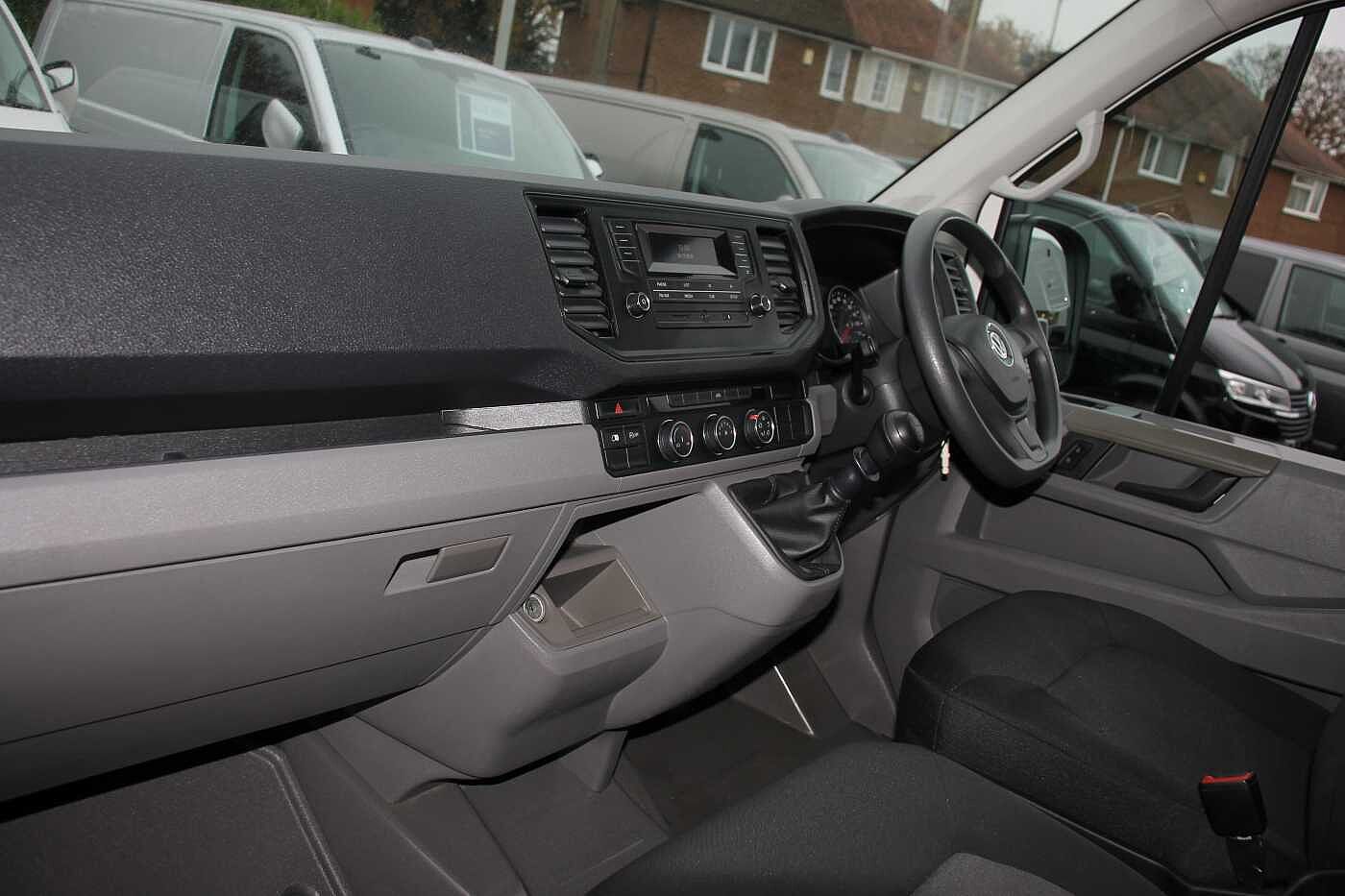Volkswagen Crafter CR35 Panel van Startline MWB 140 PS 2.0 TDI 6sp Manual FWD