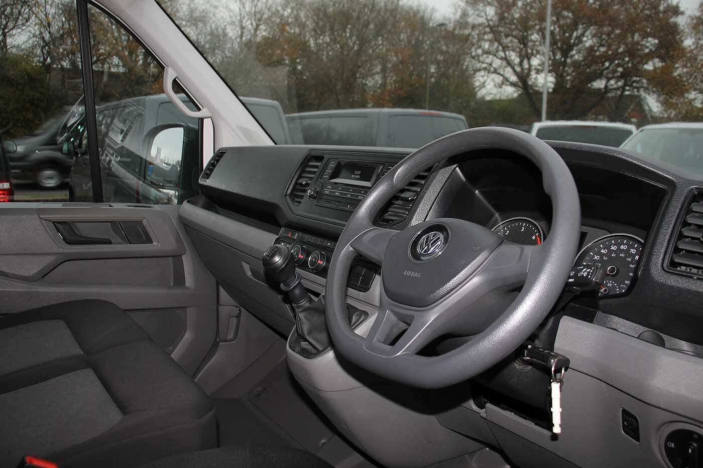 Volkswagen Crafter CR35 Panel van Startline MWB 140 PS 2.0 TDI 6sp Manual FWD