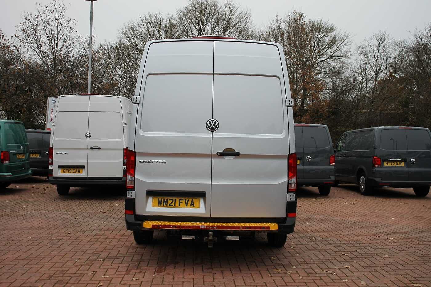 Volkswagen Crafter CR35 Panel van Startline MWB 140 PS 2.0 TDI 6sp Manual FWD