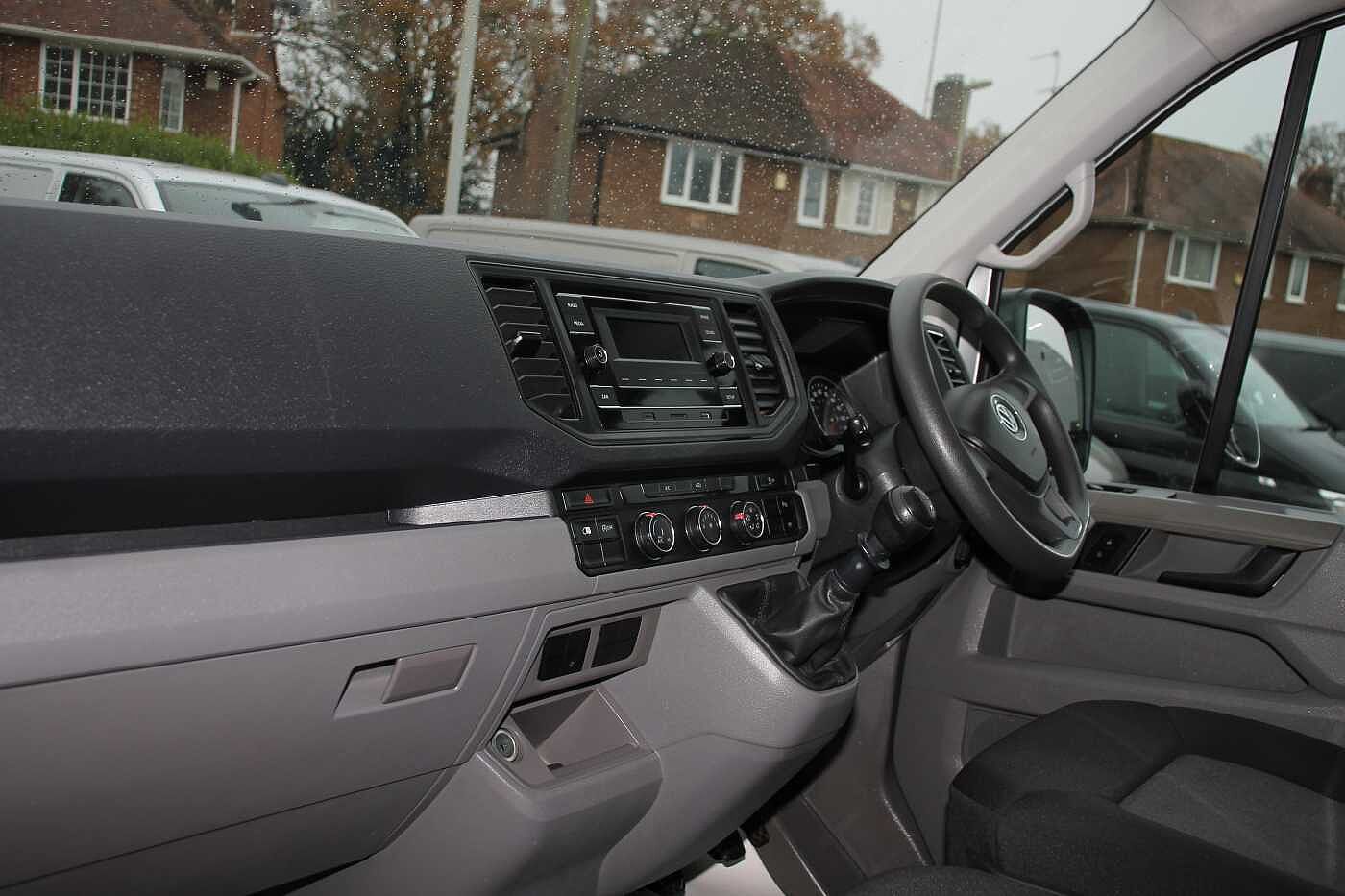 Volkswagen Crafter CR35 Panel van Startline MWB 140 PS 2.0 TDI 6sp Manual FWD