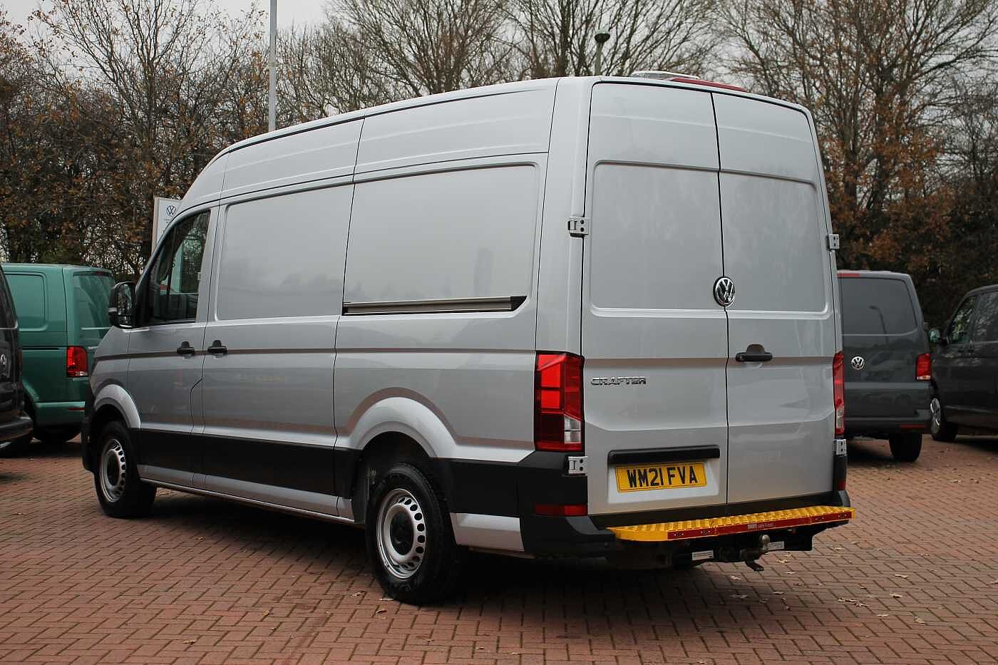 Volkswagen Crafter CR35 Panel van Startline MWB 140 PS 2.0 TDI 6sp Manual FWD