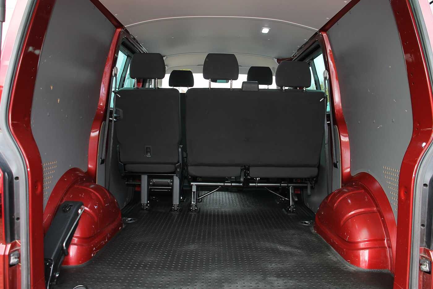 Volkswagen Transporter Kombi 2.0TDI 150ps T32 Highline BMT SWB