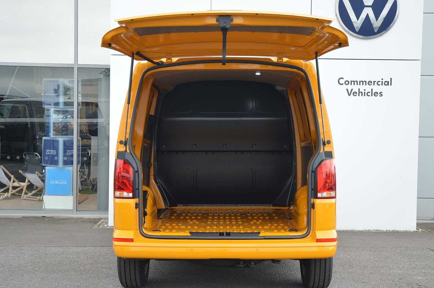 Volkswagen Transporter PV 2.0TDI (150PS)Eu6 T32 Highline SWB