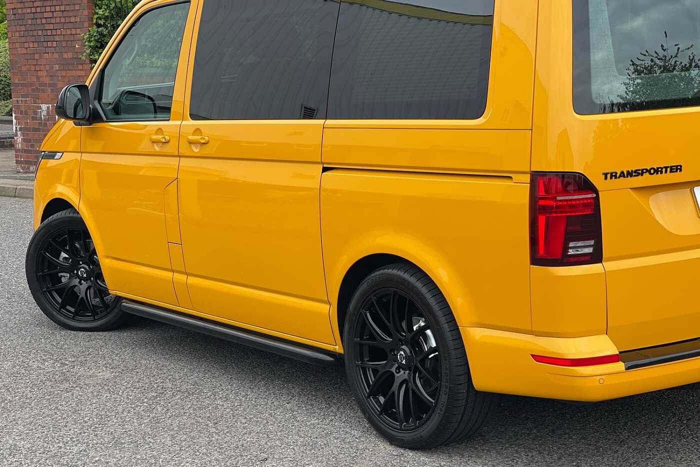 Volkswagen Transporter 2.0TDI 150PS T32 Highline SWB DSG Auto-4 Berth Camper-Delivery Miles Only