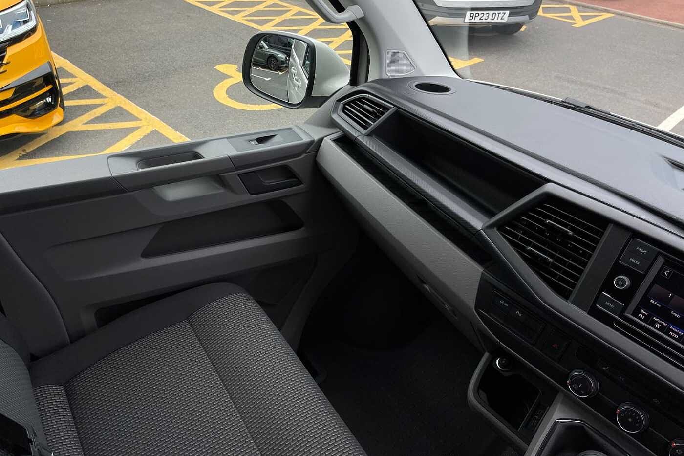 Volkswagen Transporter 2.0TDI 110ps T28 Highline BMT SWB--Delivery Miles (Barn Doors)