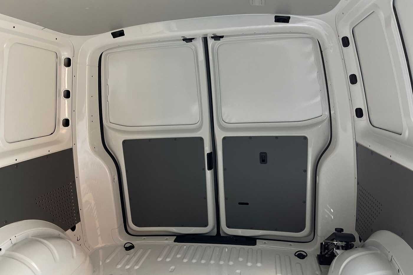 Volkswagen Transporter T28 SWB Diesel 2.0 TDI 110 Startline Business Pack + Appearance Pack-Delivery Miles Only!