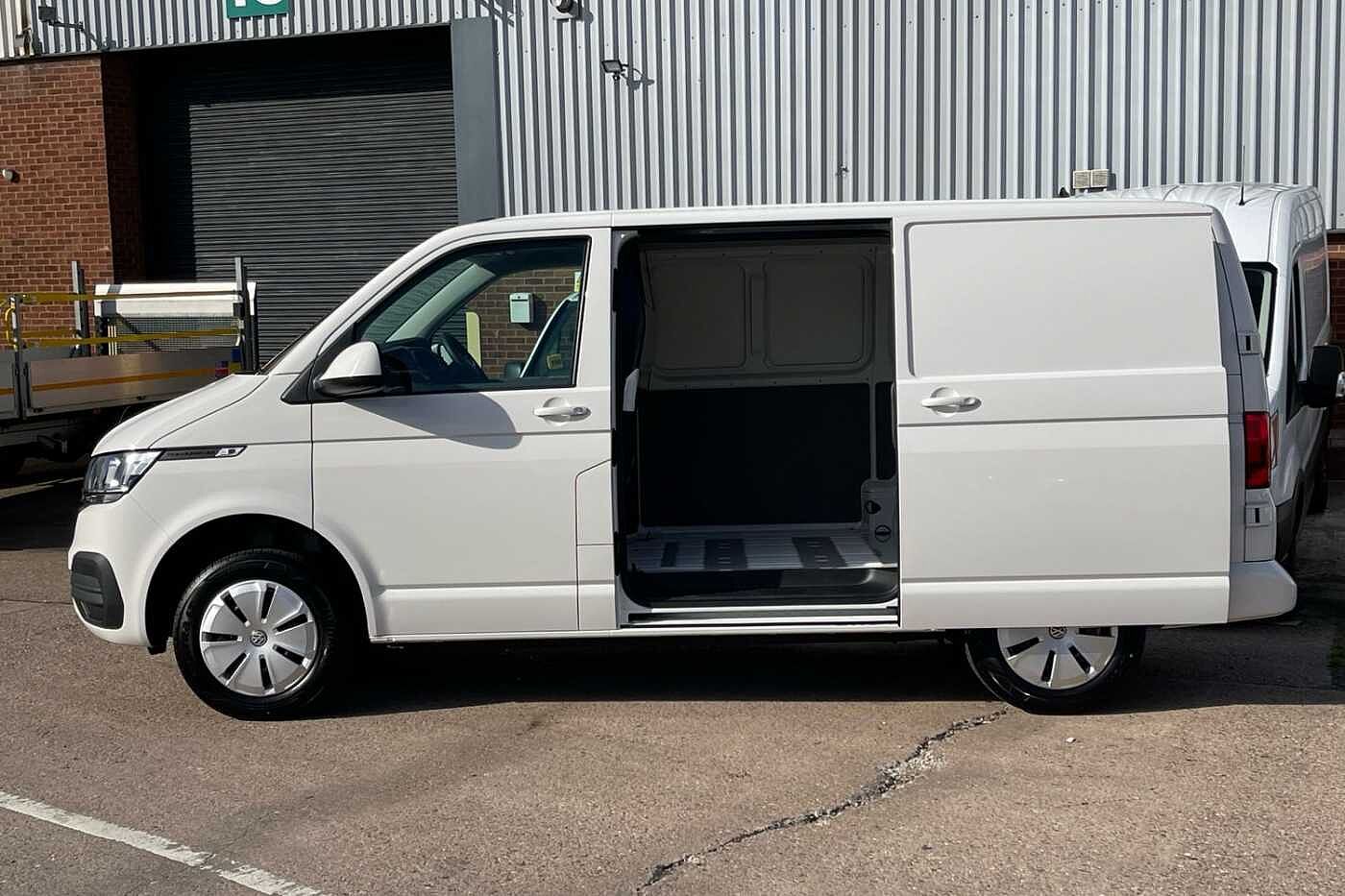 Volkswagen Transporter T28 SWB Diesel 2.0 TDI 110 Startline Business Pack + Appearance Pack-Delivery Miles Only!