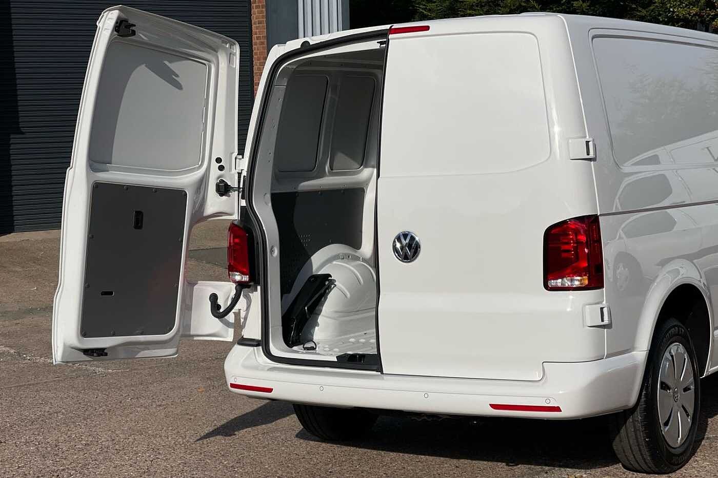 Volkswagen Transporter T28 SWB Diesel 2.0 TDI 110 Startline Business Pack + Appearance Pack-Delivery Miles Only!
