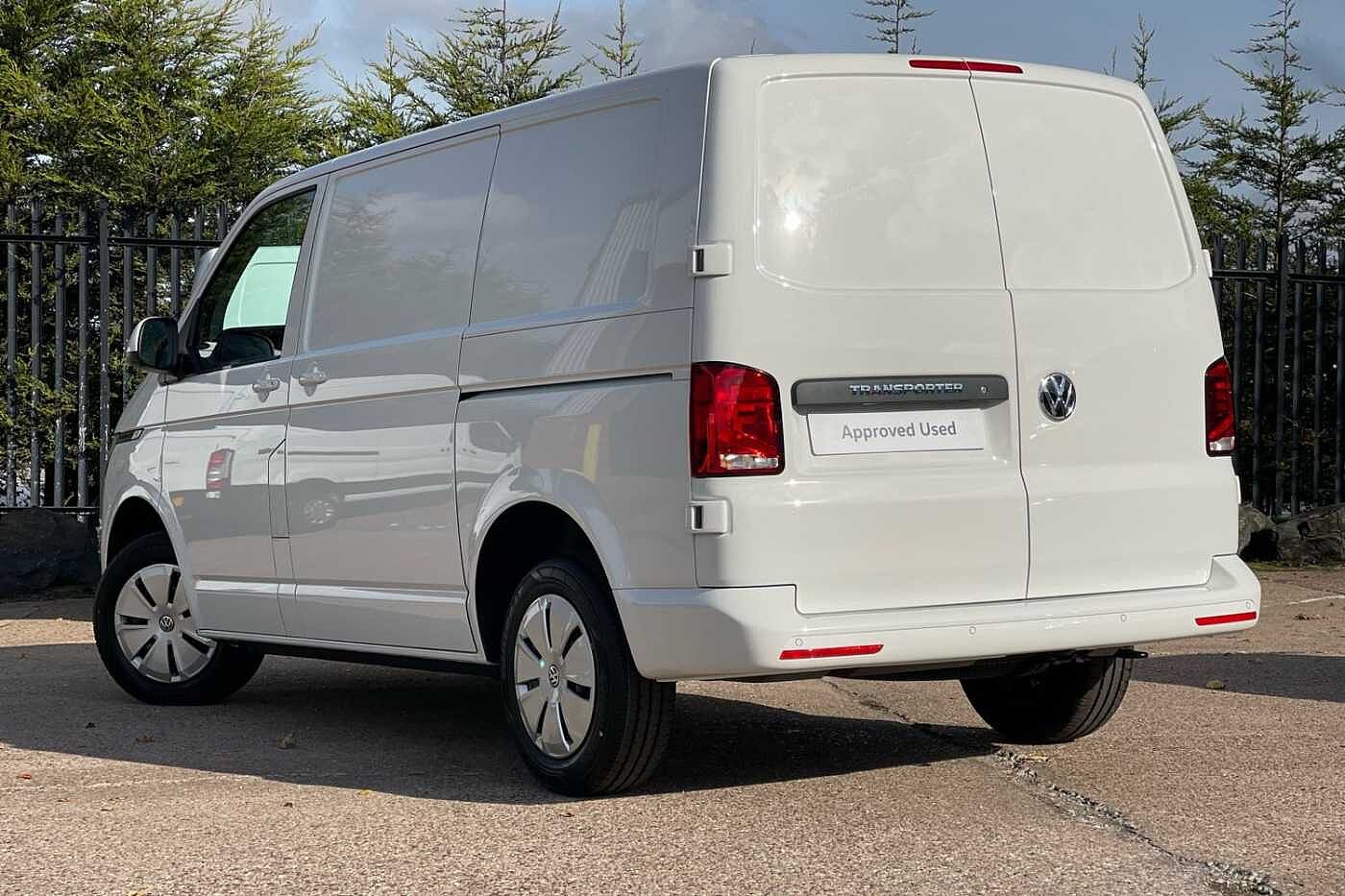 Volkswagen Transporter T28 SWB Diesel 2.0 TDI 110 Startline Business Pack + Appearance Pack-Delivery Miles Only!