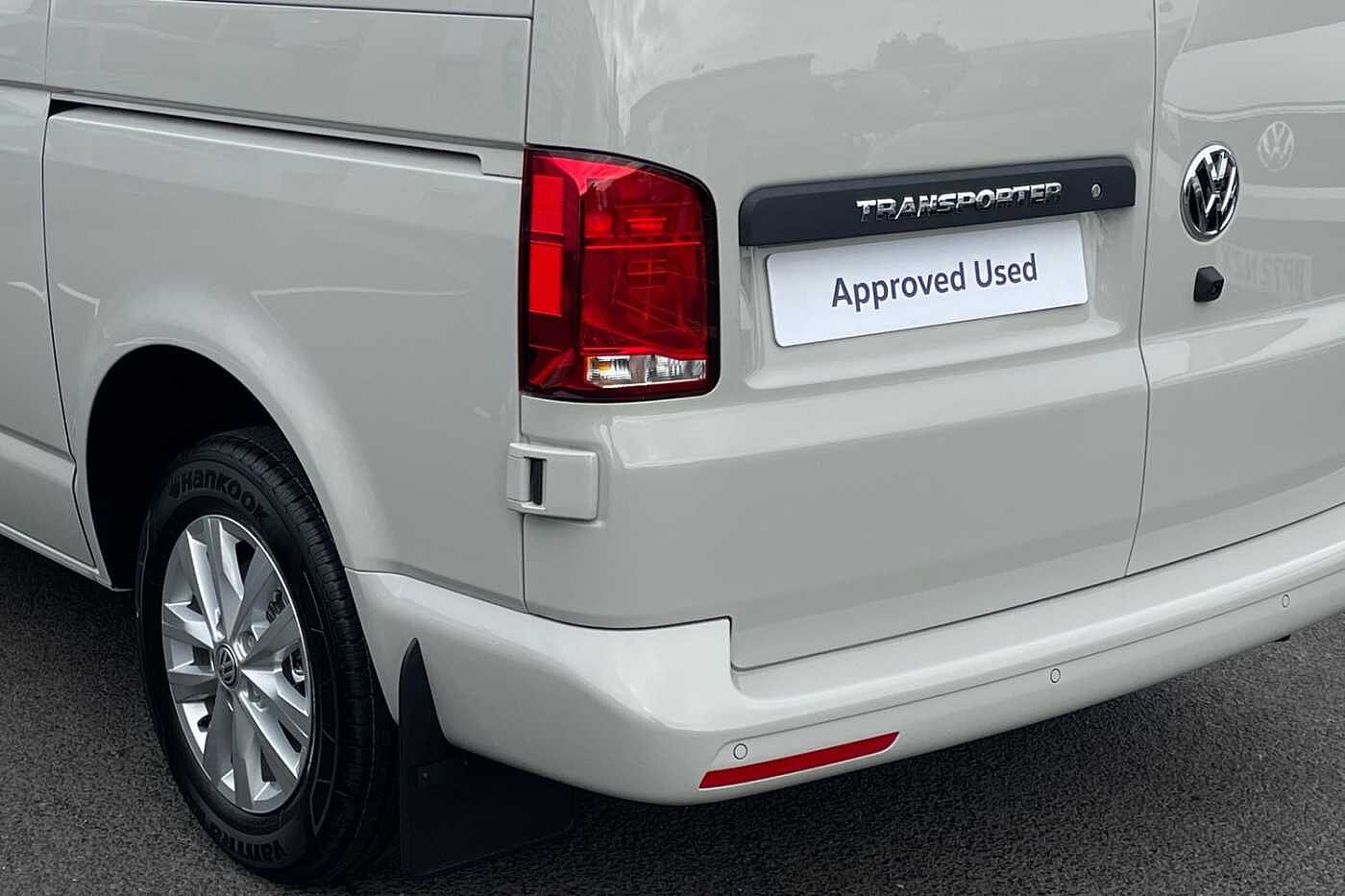Volkswagen Transporter 2.0TDI 110ps T28 Highline BMT SWB-LED's-Delivery Miles 2023
