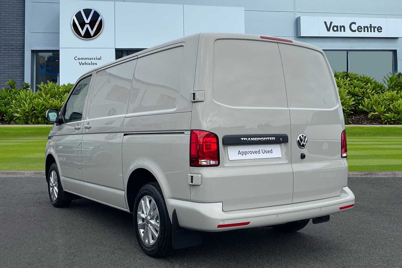 Volkswagen Transporter 2.0TDI 110ps T28 Highline BMT SWB-LED's-Delivery Miles 2023