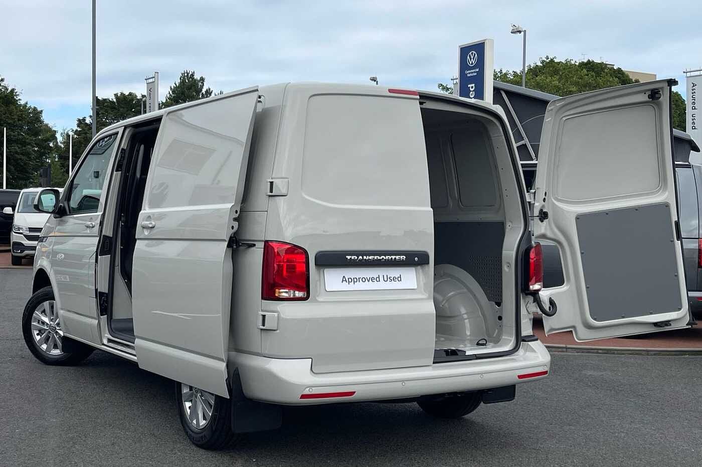 Volkswagen Transporter 2.0TDI 110ps T28 Highline BMT SWB-LED's-Delivery Miles 2023