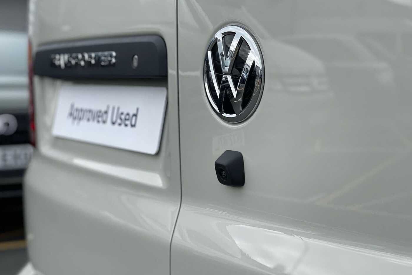 Volkswagen Transporter 2.0TDI 110ps T28 Highline BMT SWB-LED's-Delivery Miles 2023