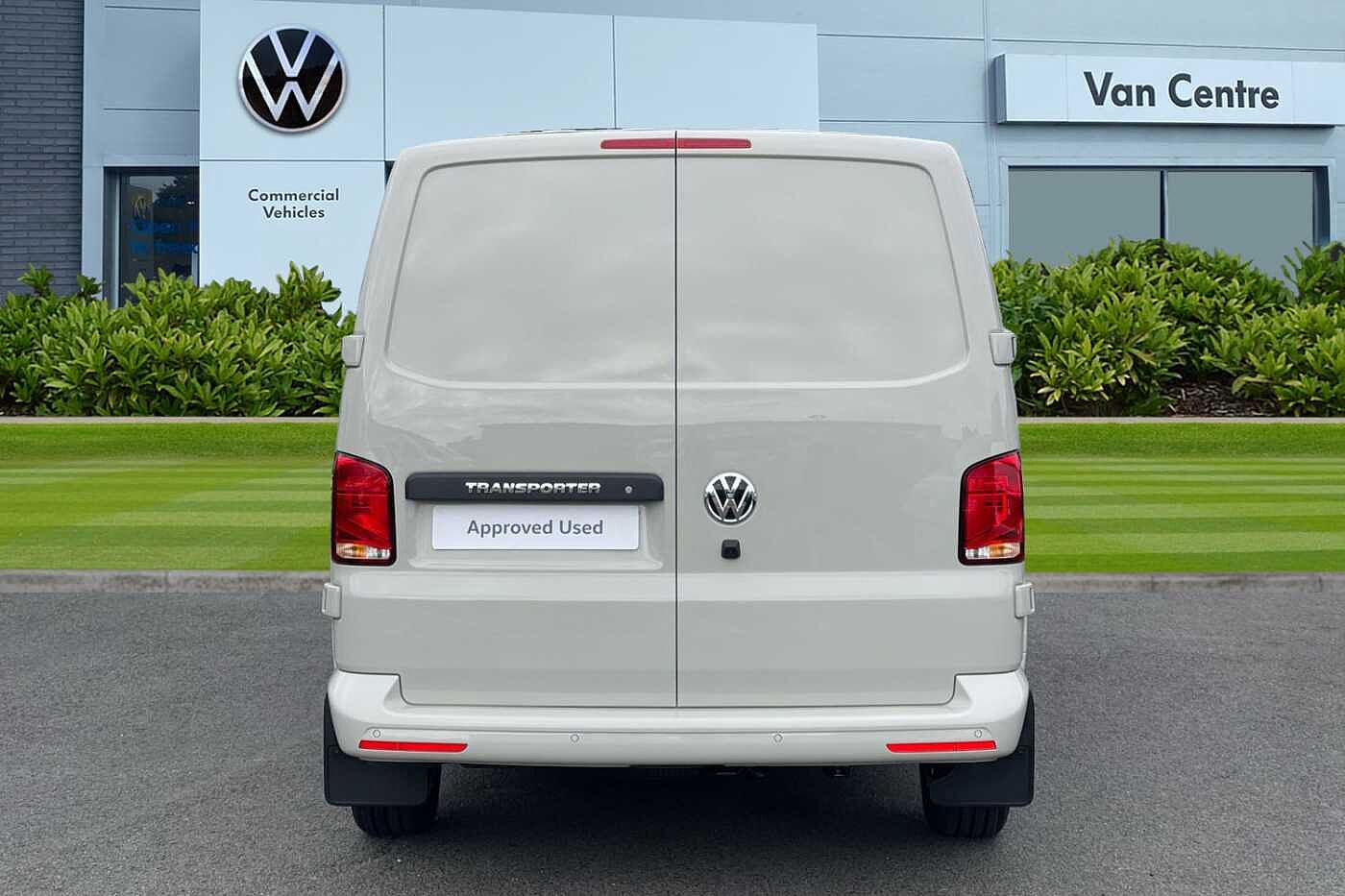 Volkswagen Transporter 2.0TDI 110ps T28 Highline BMT SWB-LED's-Delivery Miles 2023