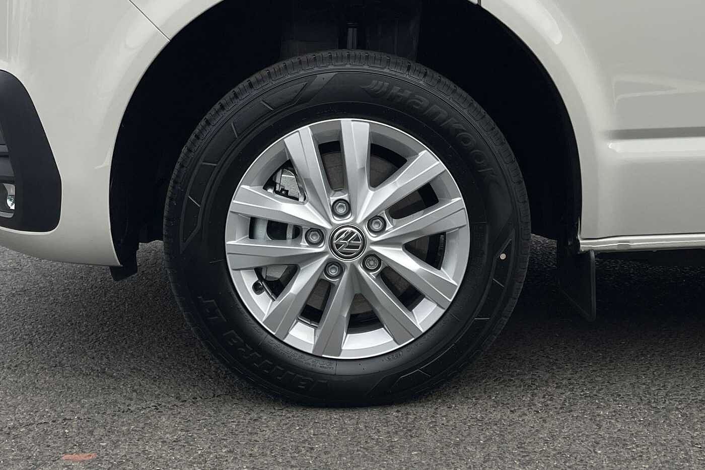 Volkswagen Transporter 2.0TDI 110ps T28 Highline BMT SWB-LED's-Delivery Miles 2023