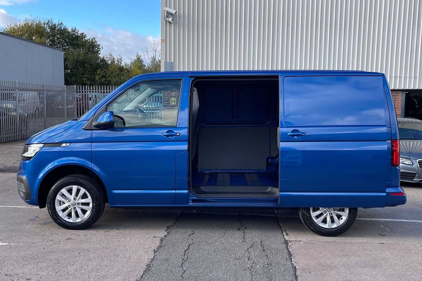 Volkswagen Transporter 2.0TDI 150ps DSG Auto T28 Highline BMT SWB-LED's/Tailgate-Delivery Miles 2023