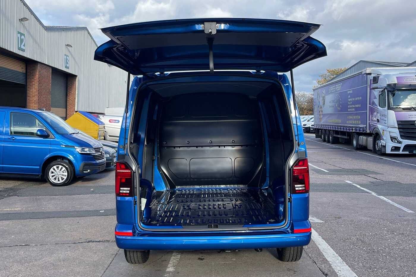 Volkswagen Transporter 2.0TDI 150ps DSG Auto T28 Highline BMT SWB-LED's/Tailgate-Delivery Miles 2023