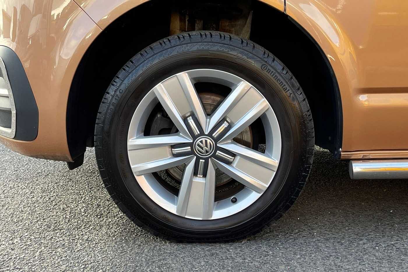 Volkswagen California Diesel Estate 2.0 TDI Coast 4dr DSG 2-Tone
