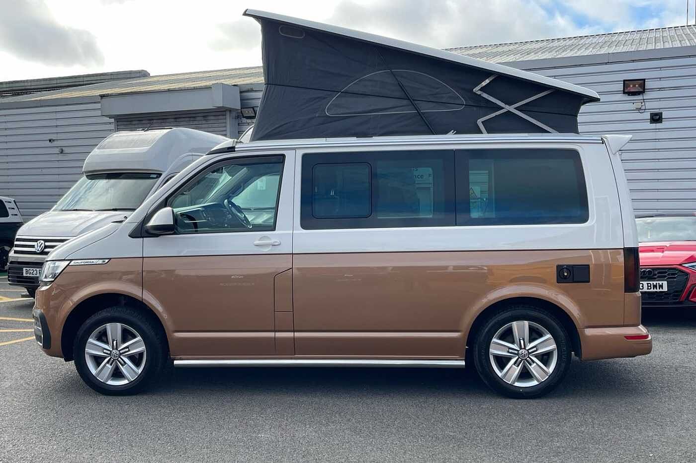 Volkswagen California Diesel Estate 2.0 TDI Coast 4dr DSG 2-Tone