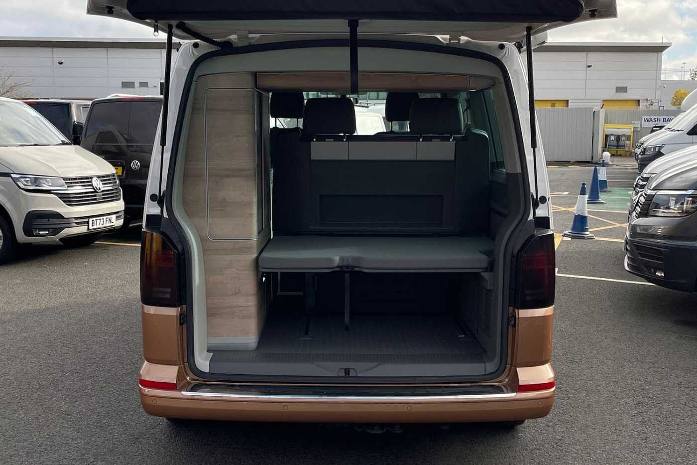 Volkswagen California Diesel Estate 2.0 TDI Coast 4dr DSG 2-Tone