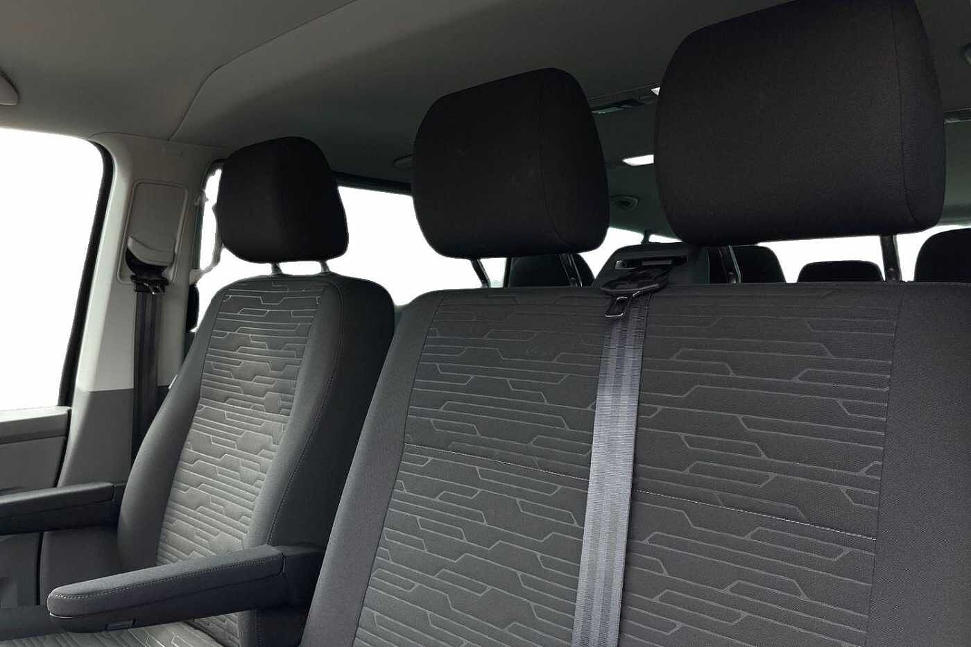 Volkswagen Transporter Shuttle SE LWB 150 PS 2.0 TDI 7sp DSG 9 Seats + NAV + 3 Zone AC