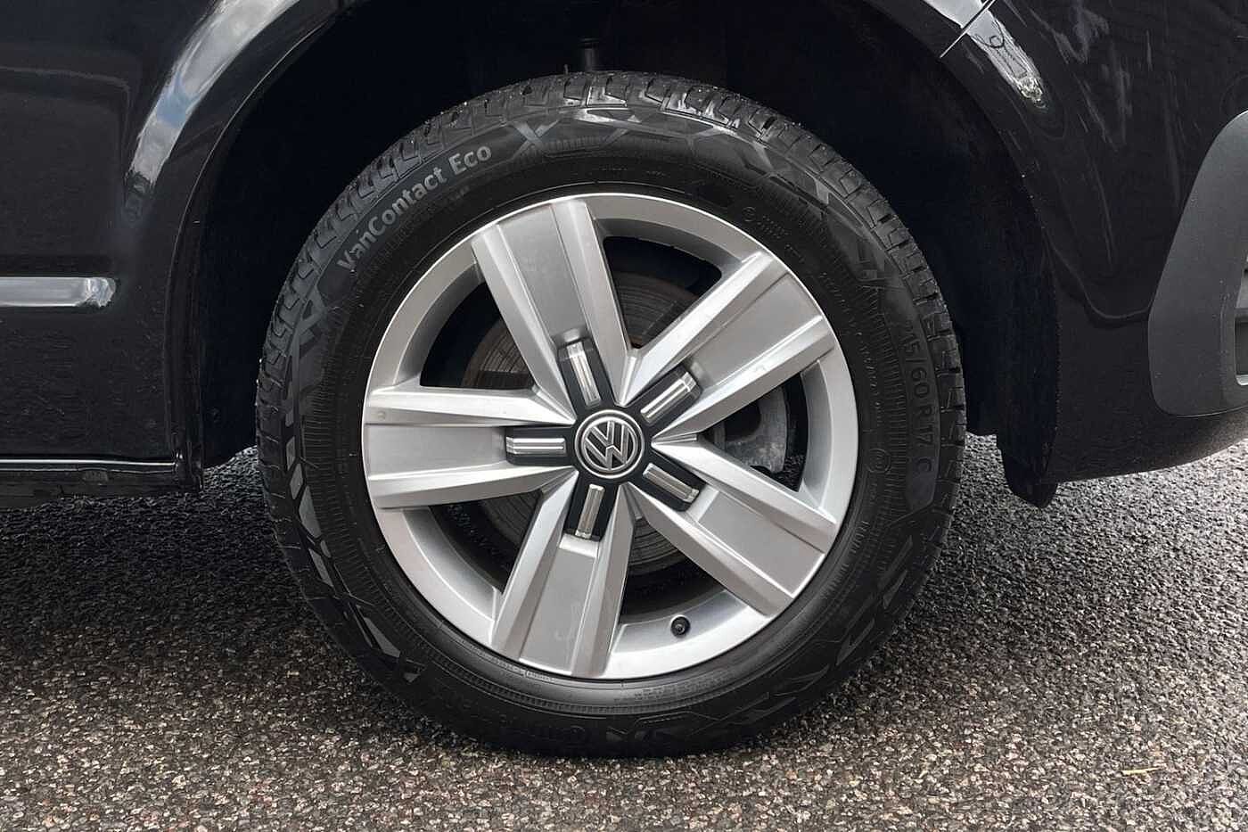 Volkswagen Transporter Shuttle SE LWB 150 PS 2.0 TDI 7sp DSG 9 Seats + NAV + 3 Zone AC