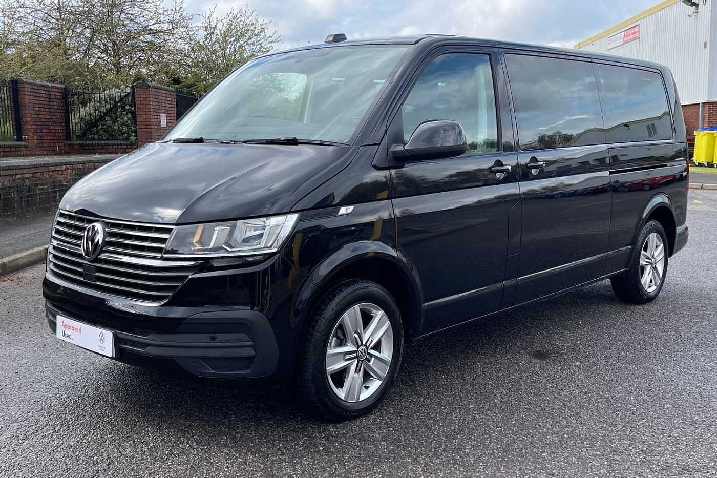 Volkswagen Transporter Shuttle SE LWB 150 PS 2.0 TDI 7sp DSG 9 Seats + NAV + 3 Zone AC