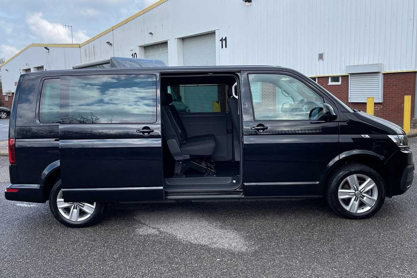 Volkswagen Transporter Shuttle SE LWB 150 PS 2.0 TDI 7sp DSG 9 Seats + NAV + 3 Zone AC