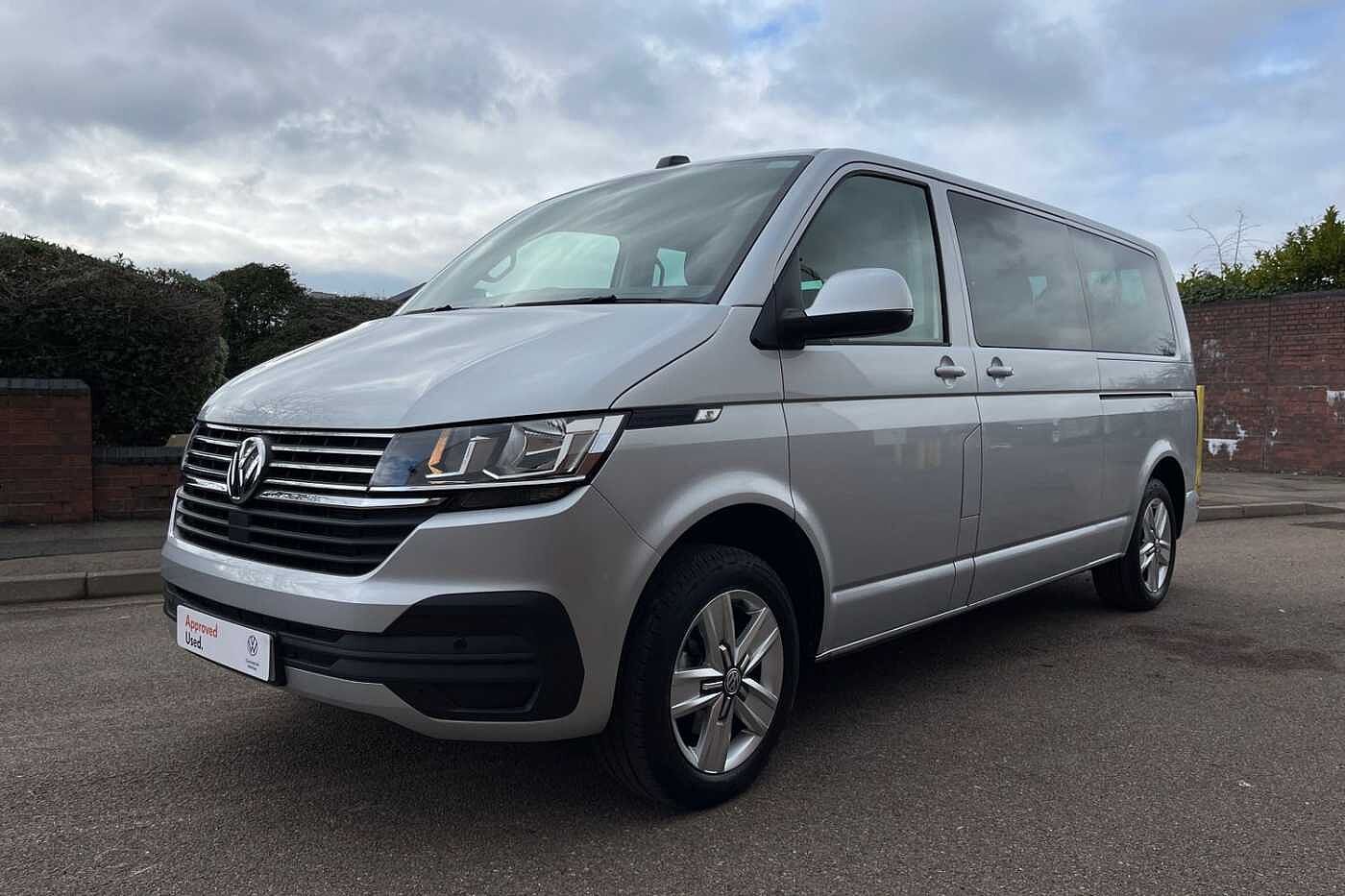 Volkswagen Transporter Shuttle SE LWB 150 PS 2.0 TDI 7sp DSG 9 Seats + NAV + 3 Zone AC