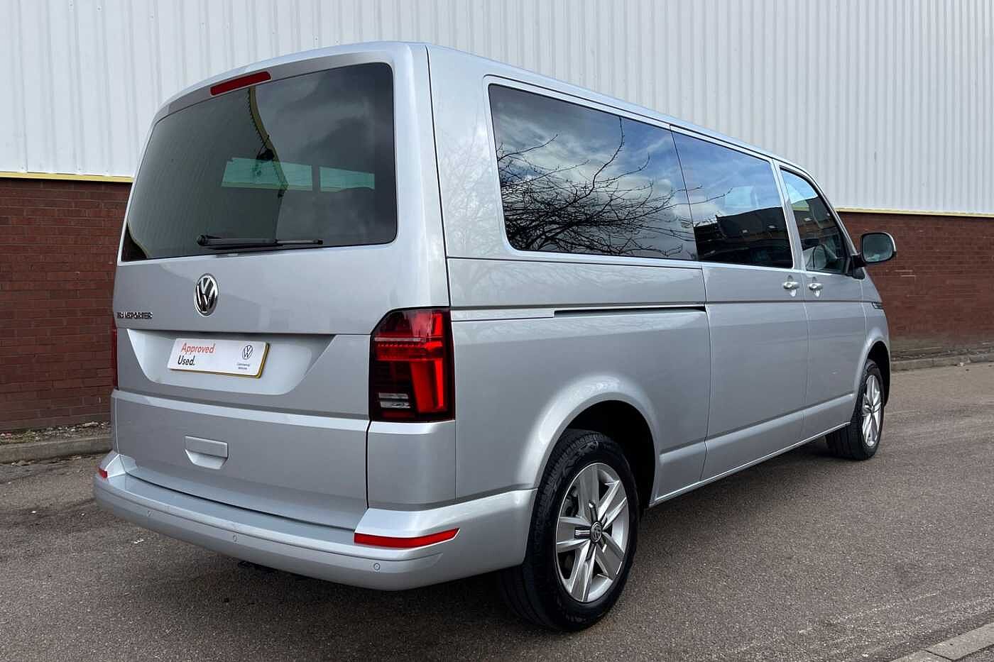 Volkswagen Transporter Shuttle SE LWB 150 PS 2.0 TDI 7sp DSG 9 Seats + NAV + 3 Zone AC