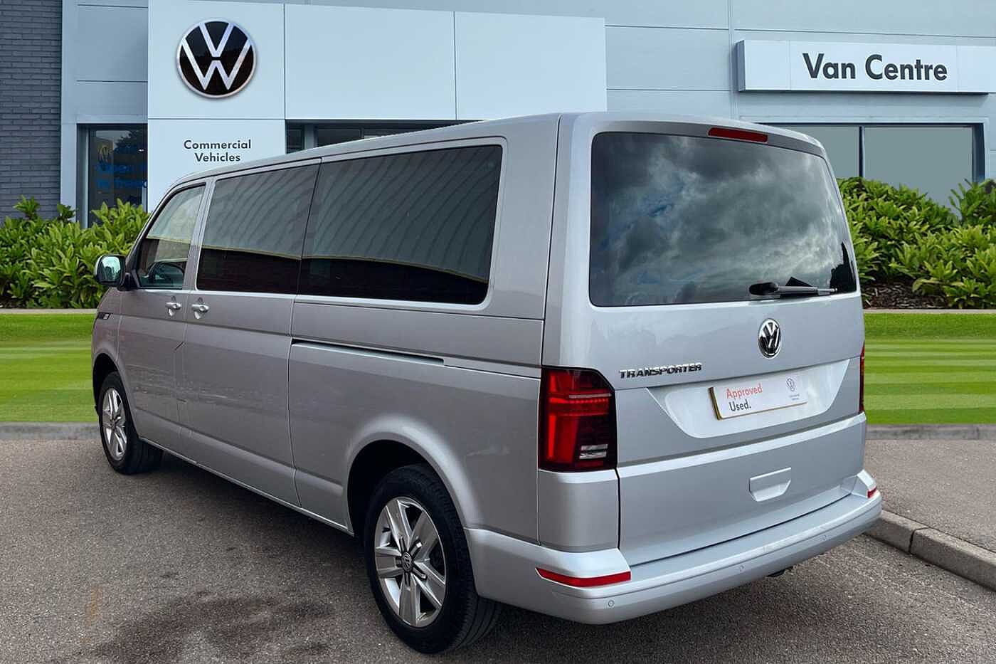 Volkswagen Transporter Shuttle SE LWB 150 PS 2.0 TDI 7sp DSG 9 Seats + NAV + 3 Zone AC