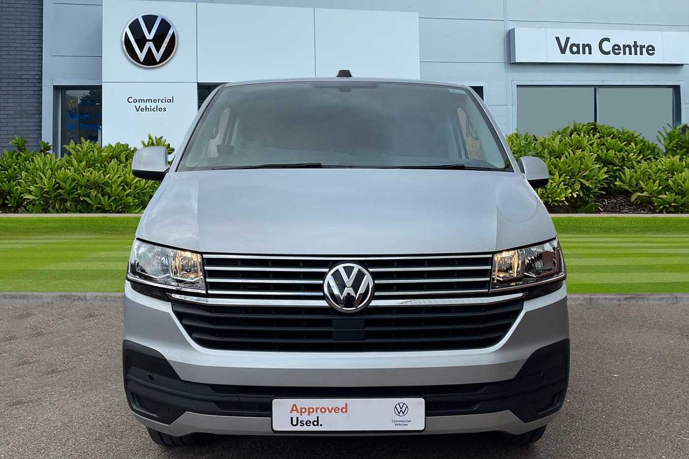 Volkswagen Transporter Shuttle SE LWB 150 PS 2.0 TDI 7sp DSG 9 Seats + NAV + 3 Zone AC