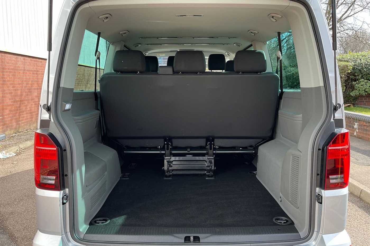 Volkswagen Transporter Shuttle SE LWB 150 PS 2.0 TDI 7sp DSG 9 Seats + NAV + 3 Zone AC
