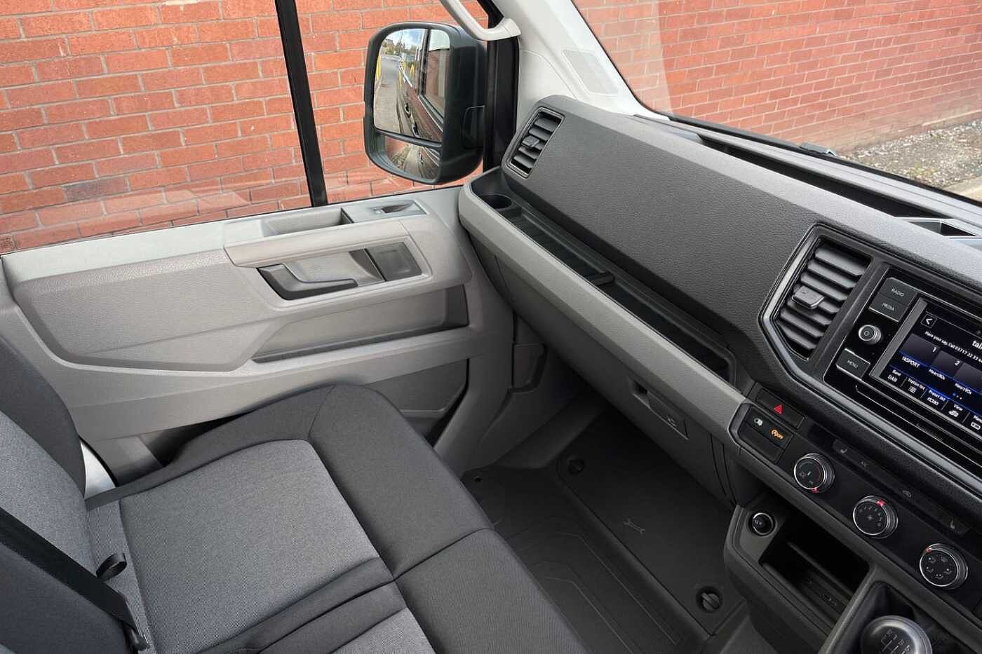 Volkswagen Crafter CR35 Trendline MWB 177PS 2.0 TDI FWD-Business Pack -Delivery Miles-LOW ROOF